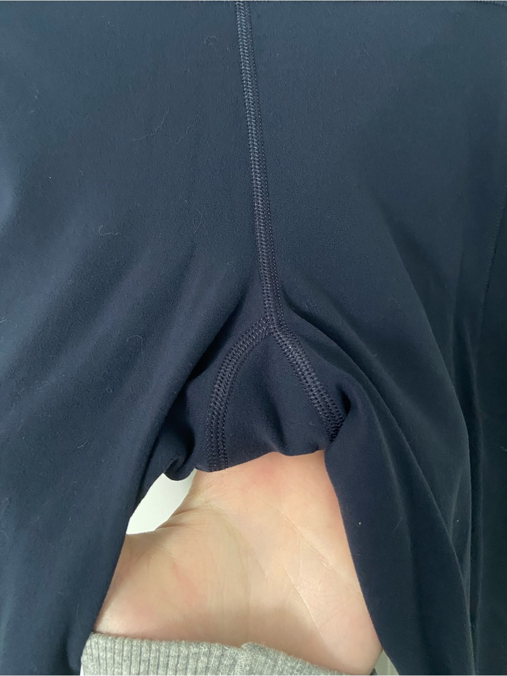 athleta salutation stash navy capris size small - Picture 3 of 5
